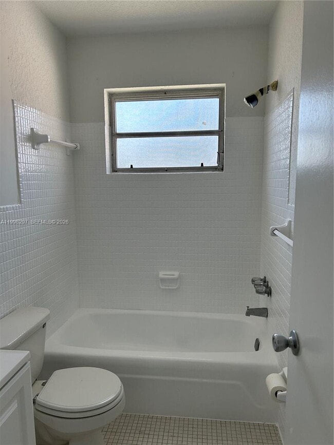 Building Photo - 2225 Polk St