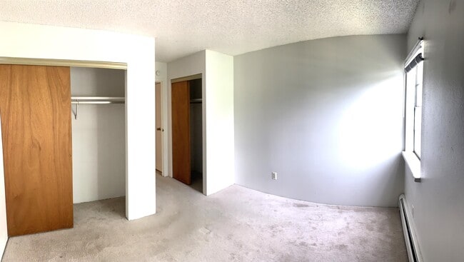 Building Photo - 1200 Golden Cir