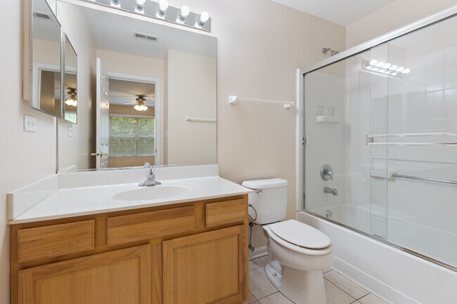 Building Photo - 106 Rosehall Dr