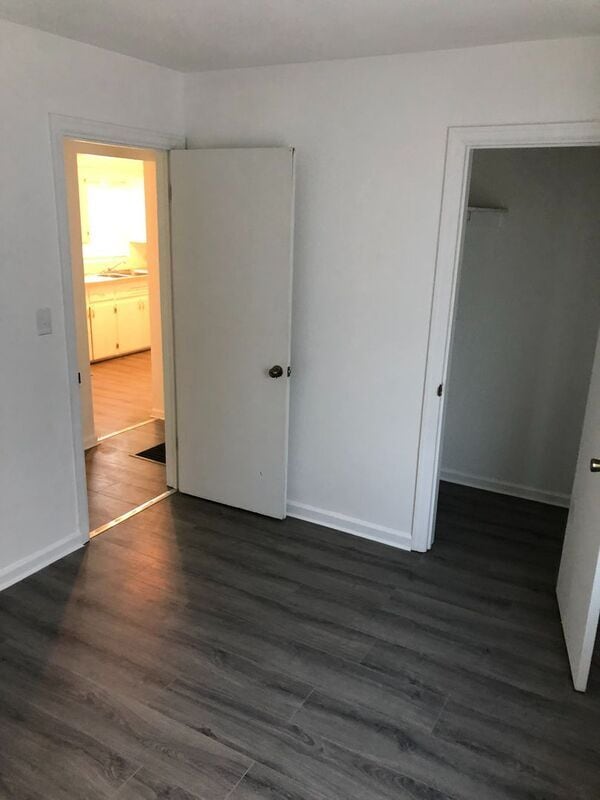 Building Photo - 108 Columbian Ave