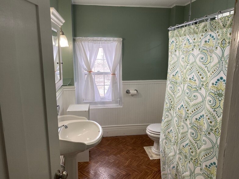 Bathroom - 191 Pulteney St