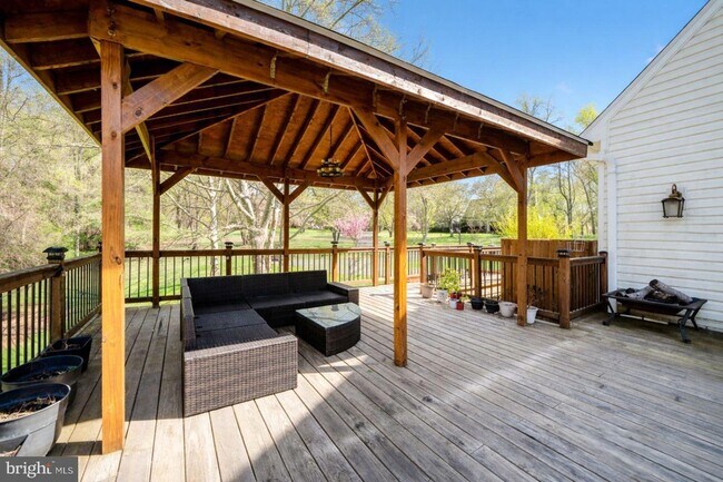 Building Photo - 12929 Esworthy Rd