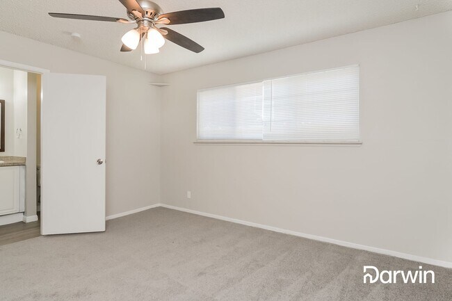 Building Photo - 5141 Shadow Hill Drive, Las Vegas, NV 89120