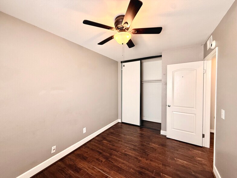 Building Photo - 932 Blossom Hill Dr