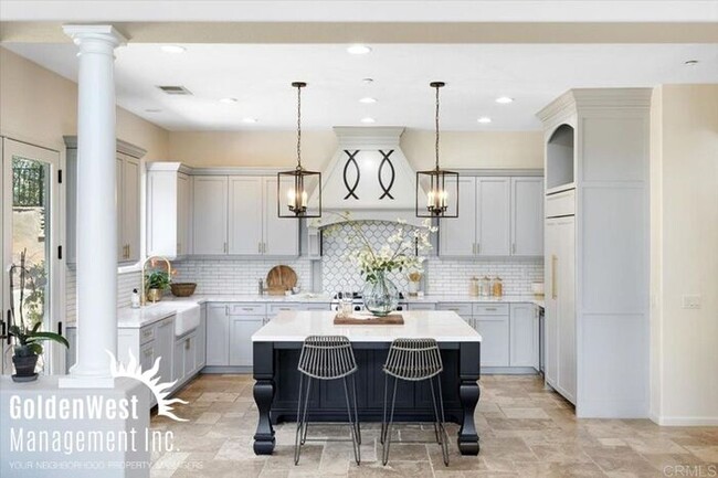 Building Photo - Luxurious 4Bdm 3Ba Escondido Estate with R...