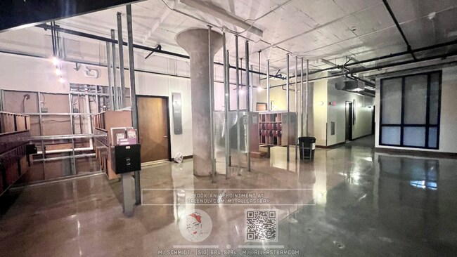 Building Photo - Fantastic space at Emeryville Warehouse Lo...