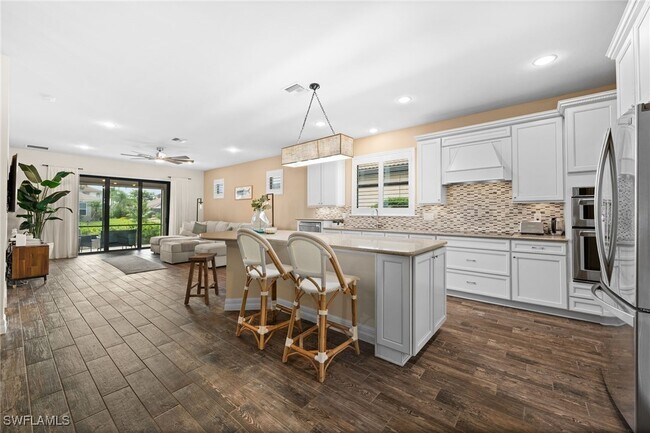 Building Photo - 14750 Laguna Dr