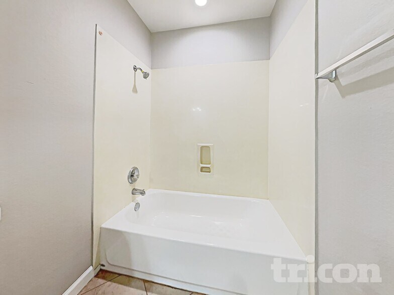 Building Photo - 12305 Paloma Blanca Way