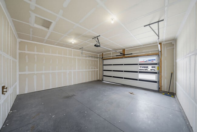 Building Photo - 435 E River Rd