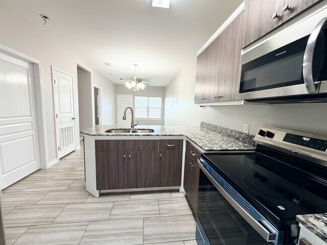 Building Photo - 5601 Cuenca Dr