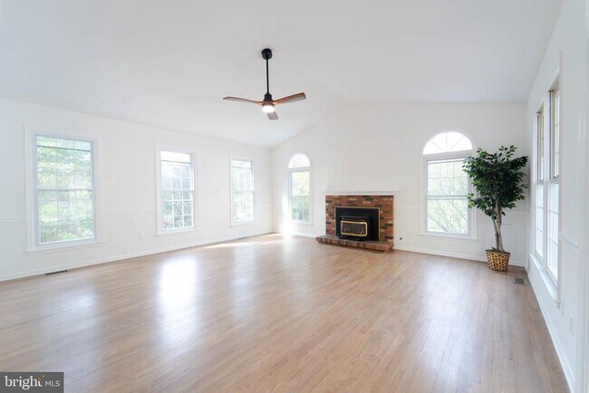 Building Photo - 3244 Titanic Dr