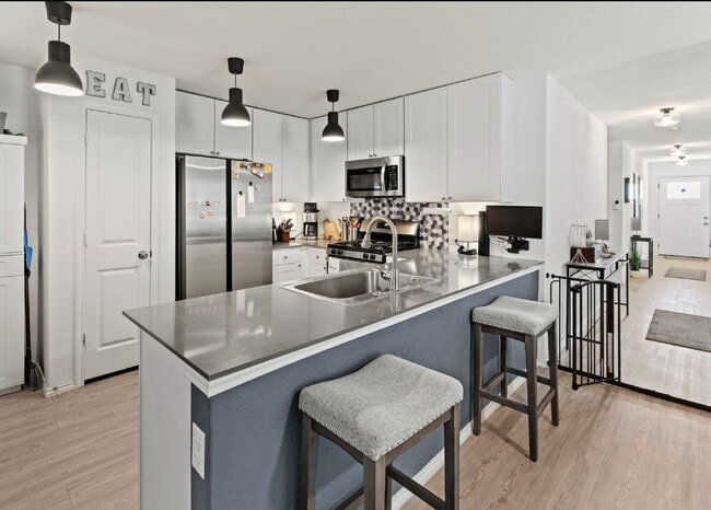 Building Photo - "Charming 4-Bedroom Haven in Saint Hedwig with 2 Full Baths and 1668 Sq Ft of Comfort!"