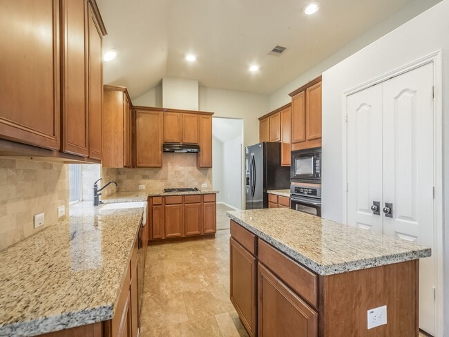 Building Photo - 15310 Cypressedge Ct