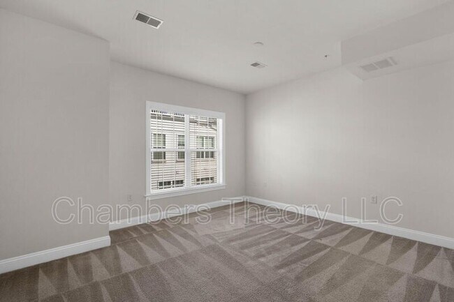 Building Photo - 415 N Upton Ct