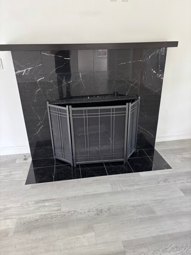 Building Photo - 1845 Pandora Ave