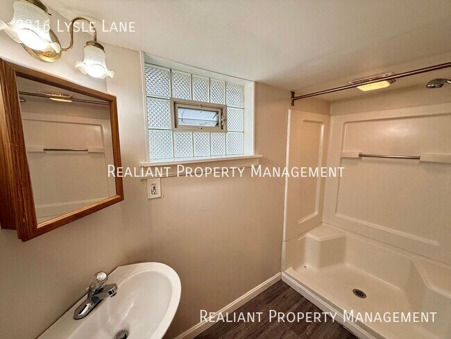 Building Photo - 2316 Lysle Ln