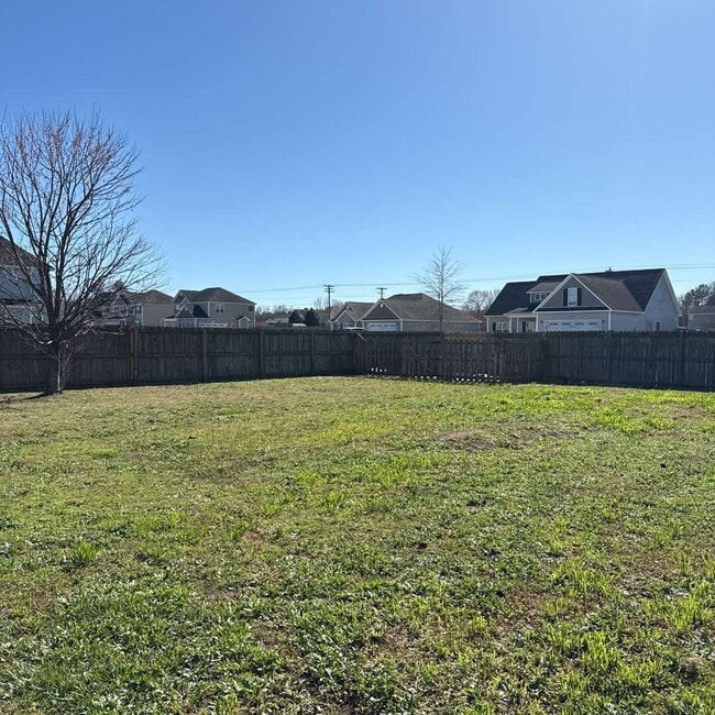 Building Photo - 300 Cadenza Ln