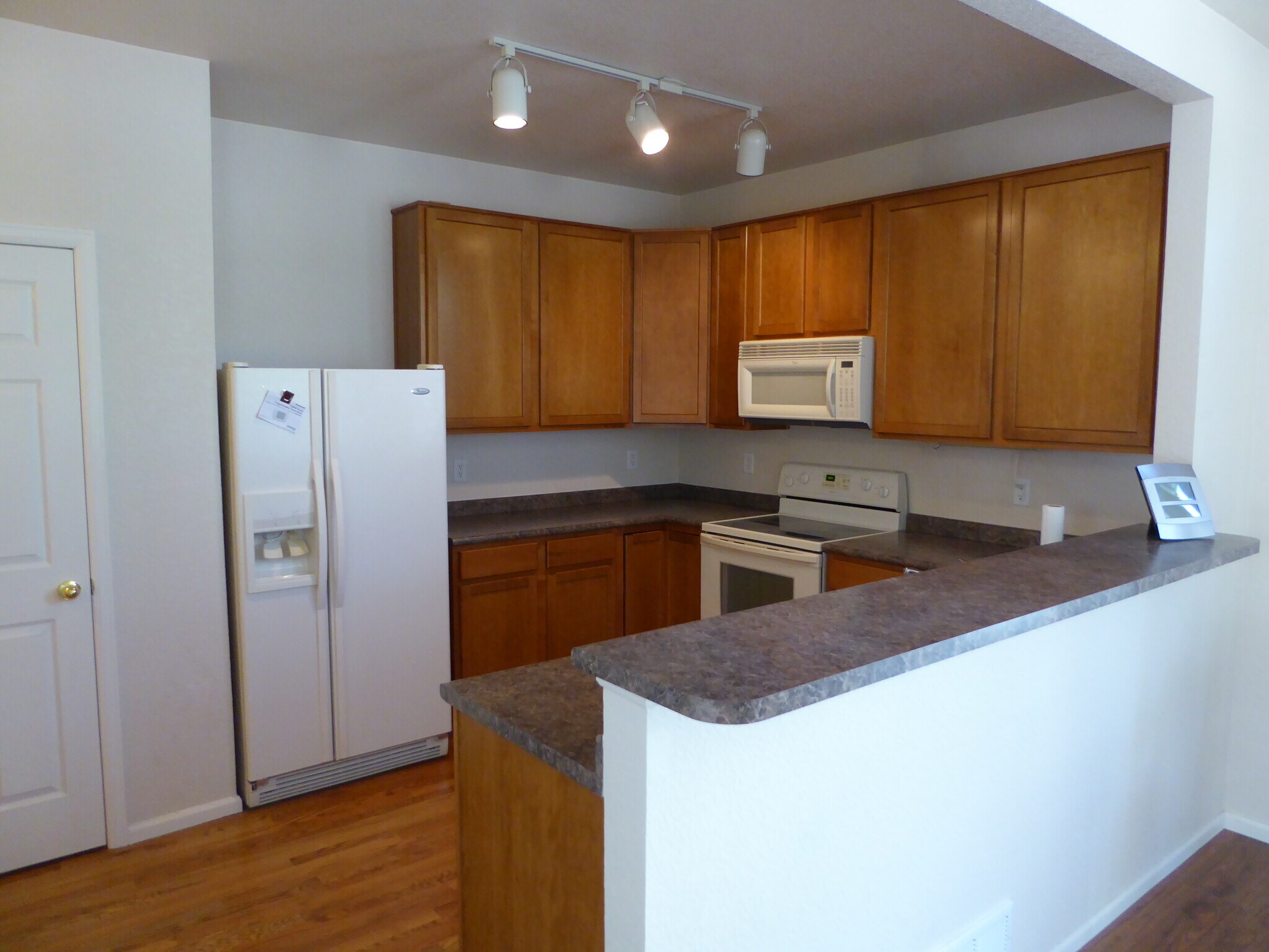 Building Photo - 2227 Brightwater Dr