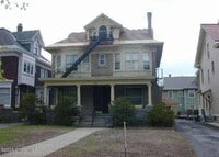 Building Photo - 1330 Union St