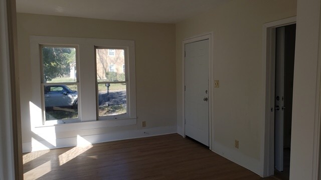 Building Photo - 502 E Abbey St