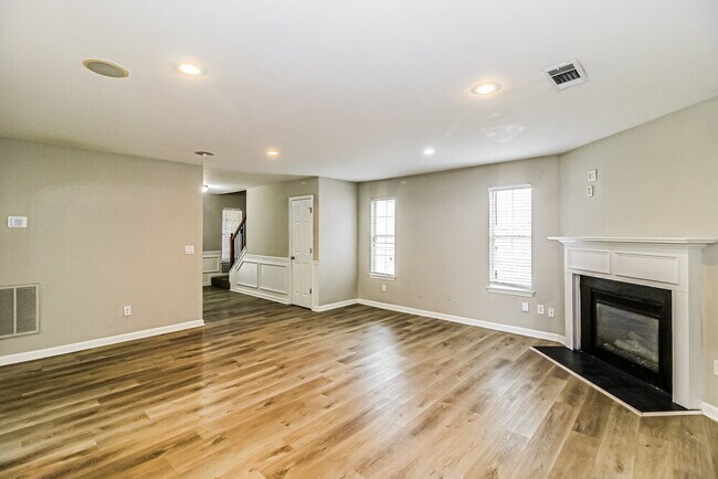 Building Photo - 120 Emporia Loop