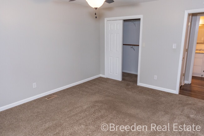 Building Photo - 112 Woodman St