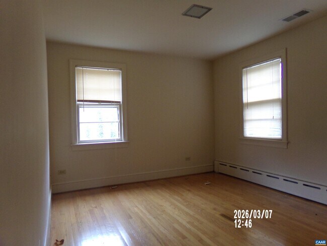 Building Photo - 127 Buckingham Cir