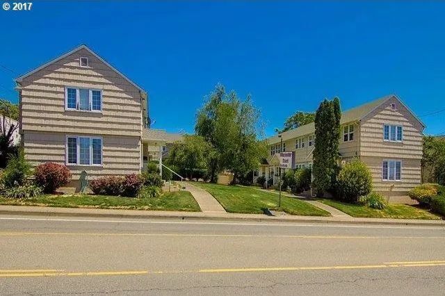 Building Photo - 451 NE Winchester St