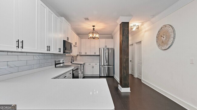 Building Photo - 610 Madola Rd