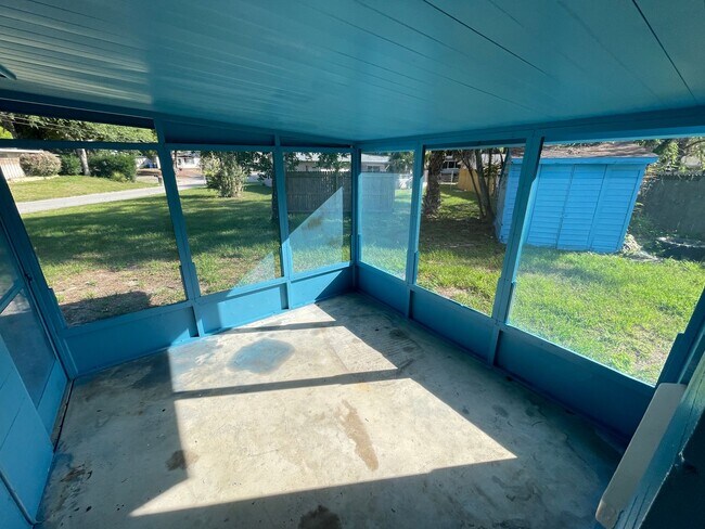 Building Photo - 2/1/1 New Port Richey