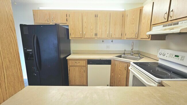 Building Photo - 1001 Green Pine Blvd