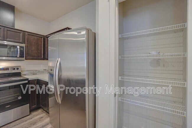 Building Photo - 2105 NE 118th Pl