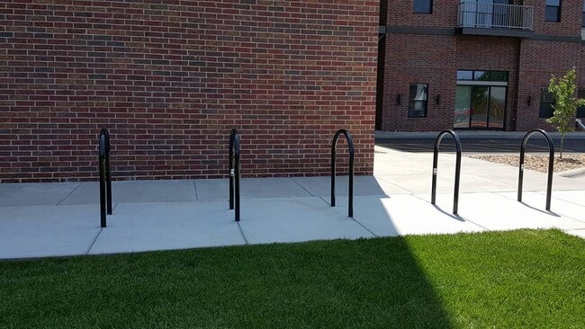 Building Photo - 1243 E Cherry St