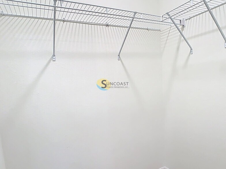 Building Photo - 3821 SW 43rd Ct