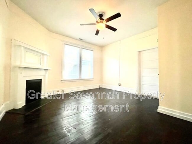 Building Photo - 637 E 39th St