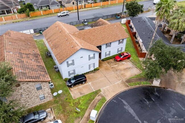 Building Photo - 417 E Ulex Ave