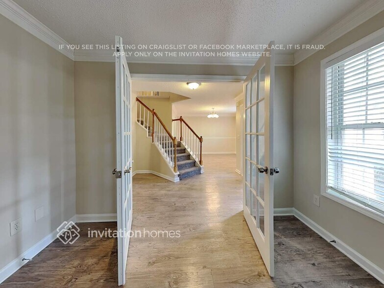 Building Photo - 4017 St George Walk SW