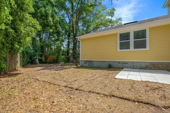 Building Photo - Midtown Tallahassee Home