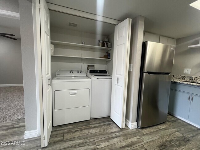 Building Photo - 1351 N Pleasant Dr