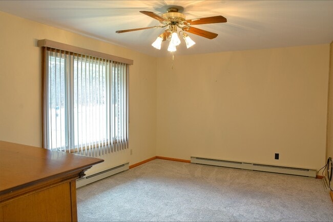 Building Photo - 148 Farnham Rd