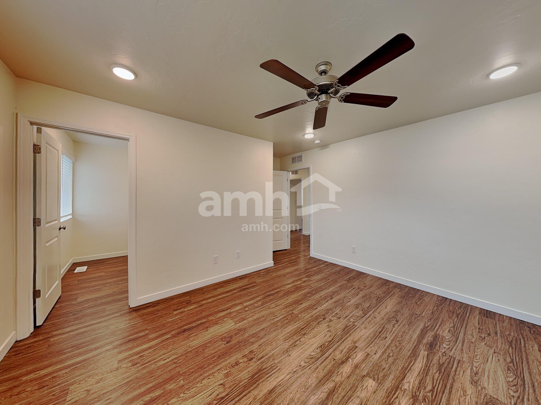 Building Photo - 898 N Garnet Creek Ave