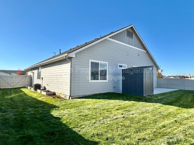 Building Photo - 2090 N Banjo Ct