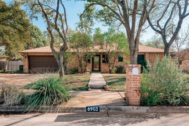 Primary Photo - 6903 Fence Line Dr