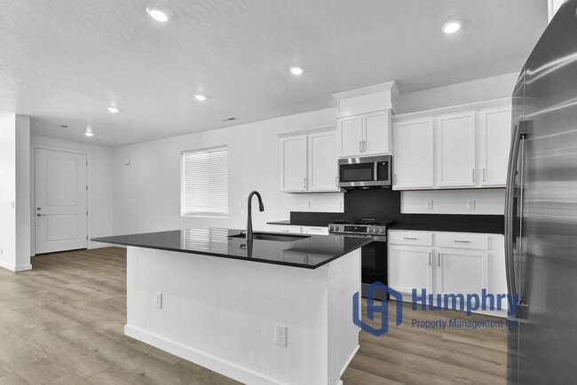 Building Photo - Brand New Home in Desirable Eagle