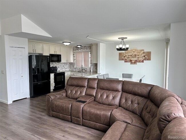 Building Photo - 16508 Radison Dr