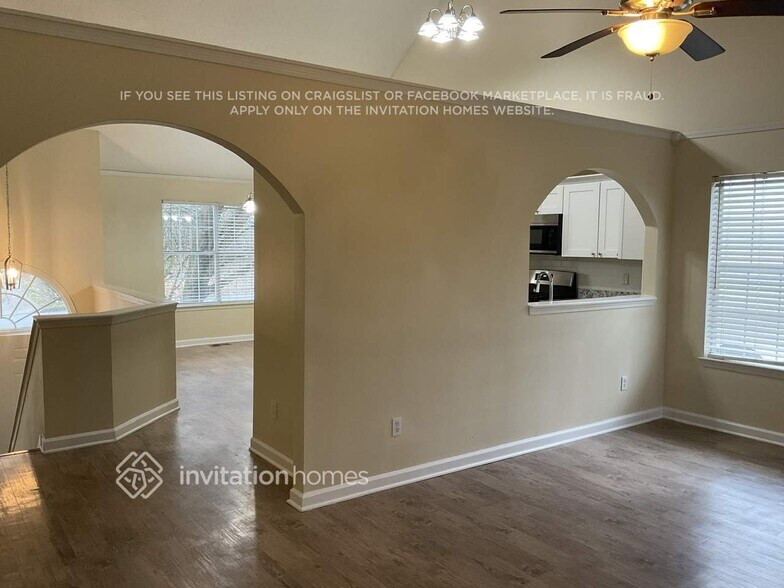 Building Photo - 7339 Essex Dr