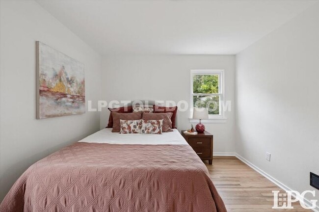 Building Photo - 2736 Northwood Ave