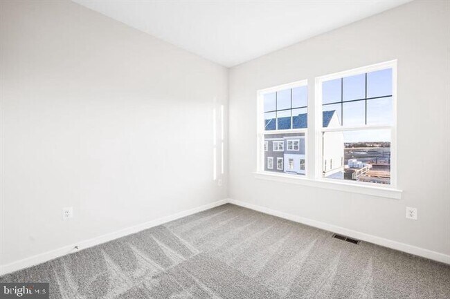 Building Photo - 42508 Invergordon Ter