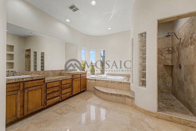 Building Photo - 14006 E Mark Ln