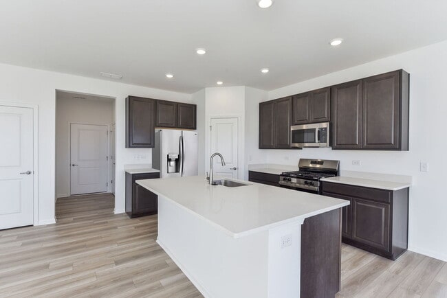 Building Photo - 15137 S Hepworth Pl